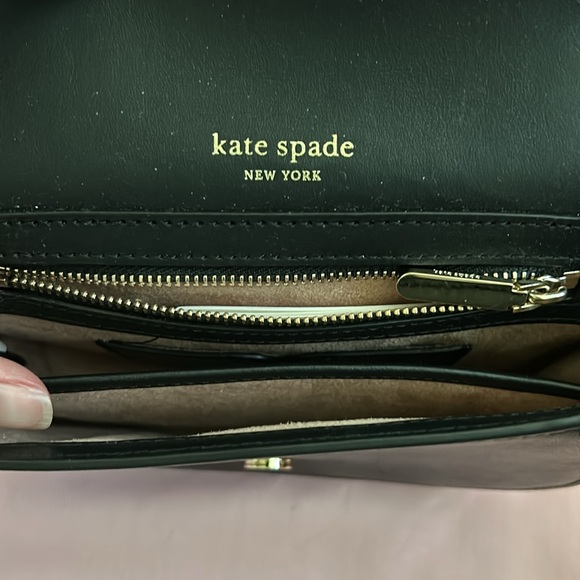 Kate Spade small purse. ♠️♥️ - Picture 4 of 6